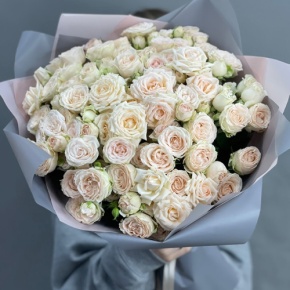 Букет "Кремовый микс" из 25 кустовых роз (50 см) в Ногинске