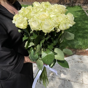 Букет из 21 белой розы (70 см) в Ногинске