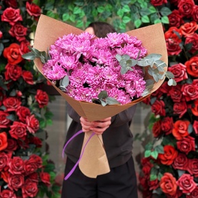 Букет  "Гармония" из 7 хризантем с эвкалиптом в Ногинске