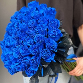 Букет из 51 синей розы Эквадор под ленту (70 см) в Ногинске