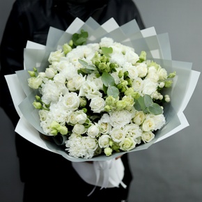 Букет "Маскарпоне" из роз, диантусов, эустом и гиперикума в Ногинске