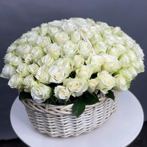 101 белая роза в корзине (40 см) в Ногинске