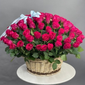 Композиция в корзине из 151 малиновой розы в Ногинске
