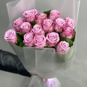 Монобукет из 15 малиновых роз Меритим (50 см) в Ногинске
