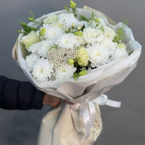 Букет "Меланхолия" из роз и хризантем в Ногинске