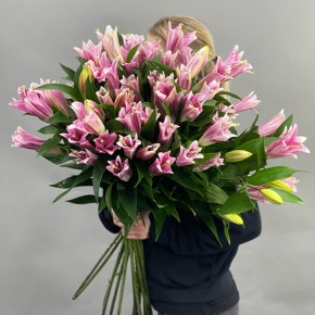 Букет из 17 розовых лилий в Ногинске