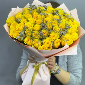 Букет из 51 лимонной розы с лимониумом в Ногинске