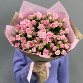 Букет  из 19 кустовых роз (60 см) в Ногинске