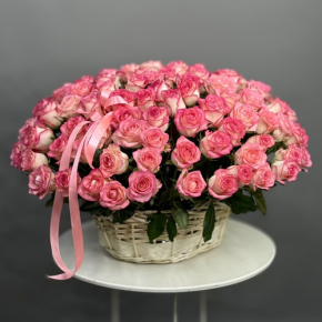 Композиция в корзине из 101 розы Джумилия в Ногинске