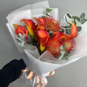 Букет "Империал" из калл, лейко и эвкалипта в Ногинске