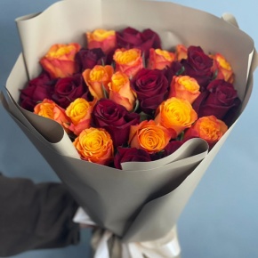 Букет из 25 Кенийских роз микс (40 см) в Ногинске