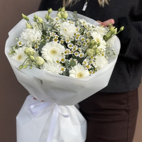 Букет "Вера и надежда" из ромашек, гербер, эвкалипта, диантусов и эустом в Ногинске