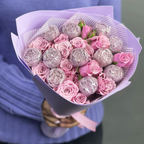 Букет из шоколадных пионов и кустовых роз в Ногинске