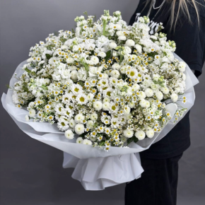 Букет "Эдем" из хризантем, маттиол и ромашек в Ногинске