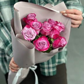 Букет "Сесилия" из 9 фиолетовых роз кения (40 см) в Ногинске