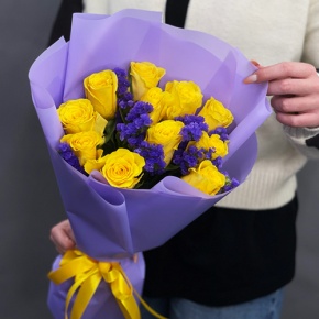 Букет "Лейкерс" из лимонных роз и статицы в Ногинске